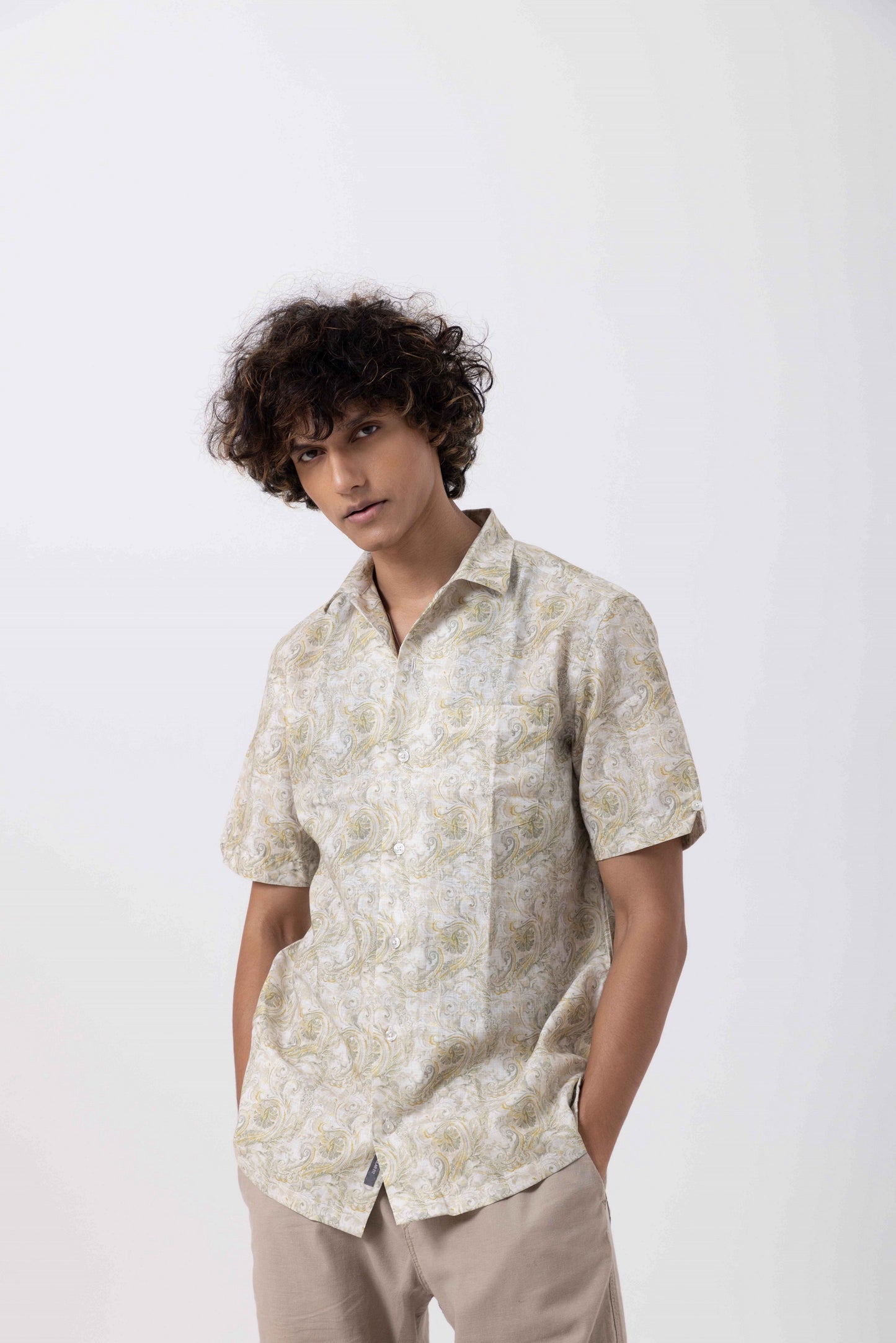 Men's floral open collar shirt in melange with short sleeves, perfect for casual and semi-formal occasions.