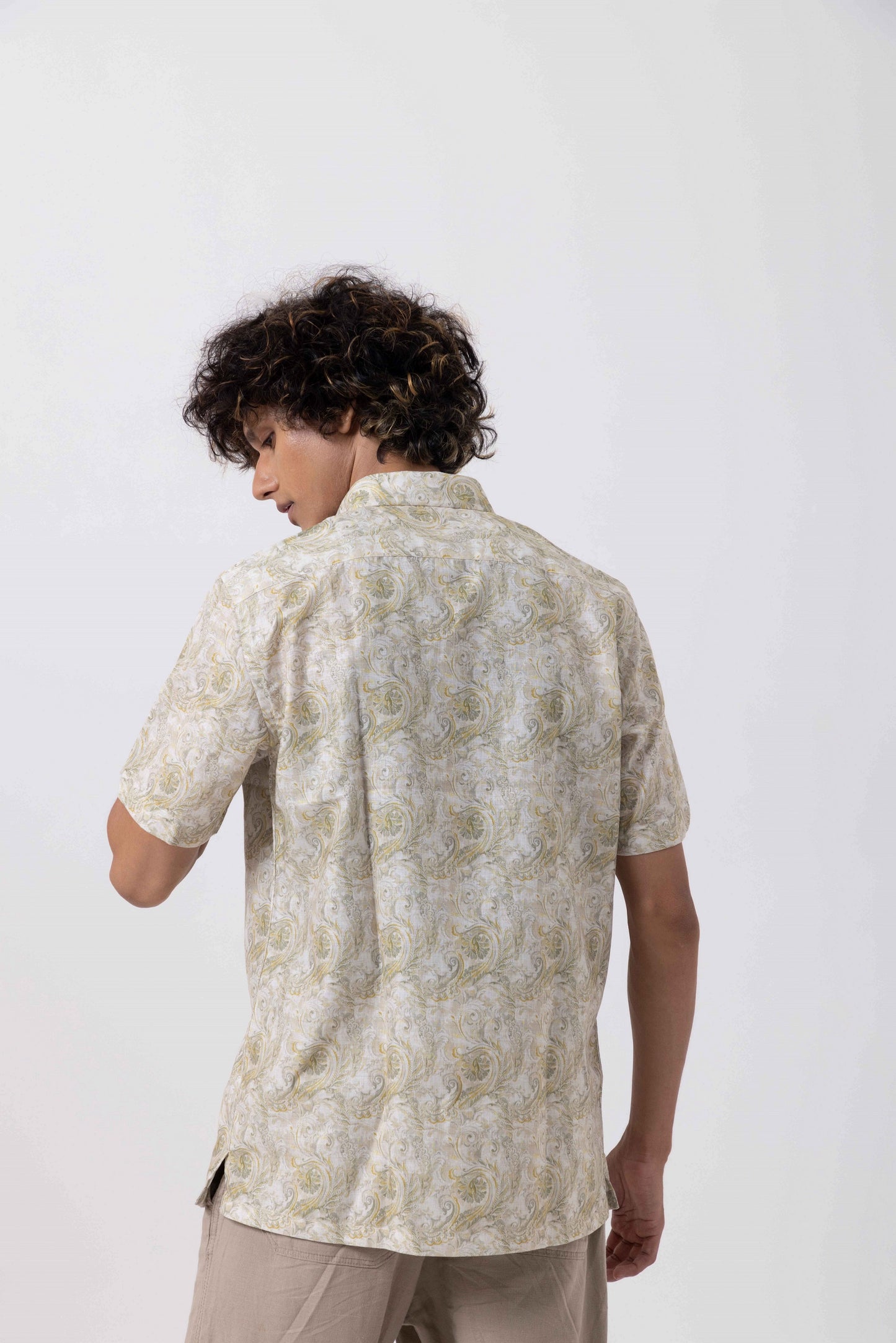 Men's floral open collar regular print shirt in melange, showcasing a relaxed back view.
