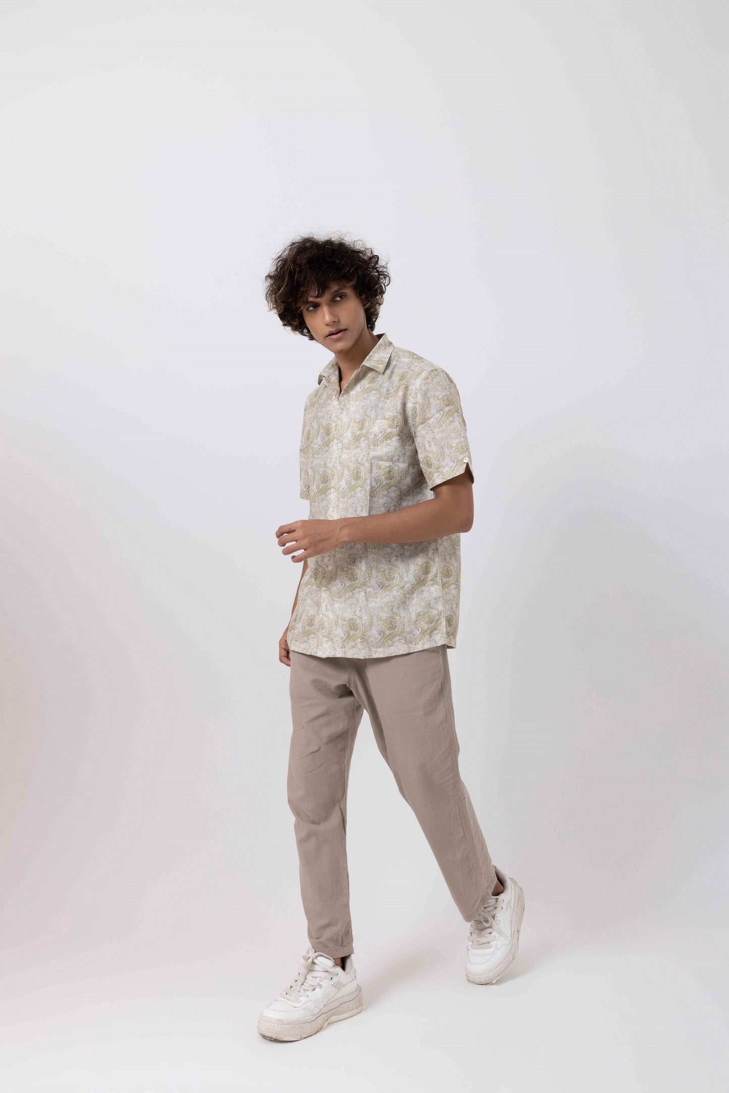Men's floral open collar shirt in melange, perfect for casual and semi-formal occasions with short sleeves.