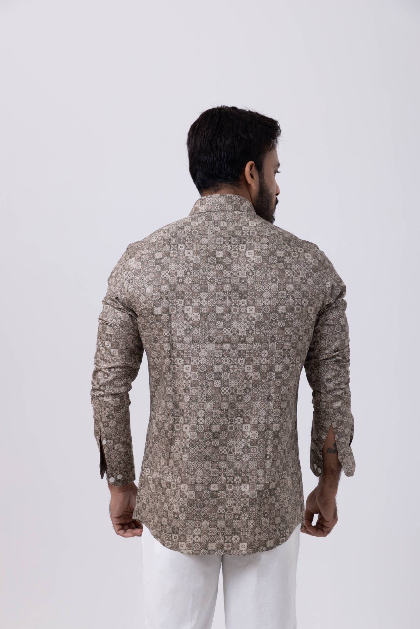 Back view of a men's printed full sleeve shirt in vintage style, showcasing breathable Baglam Linen fabric.