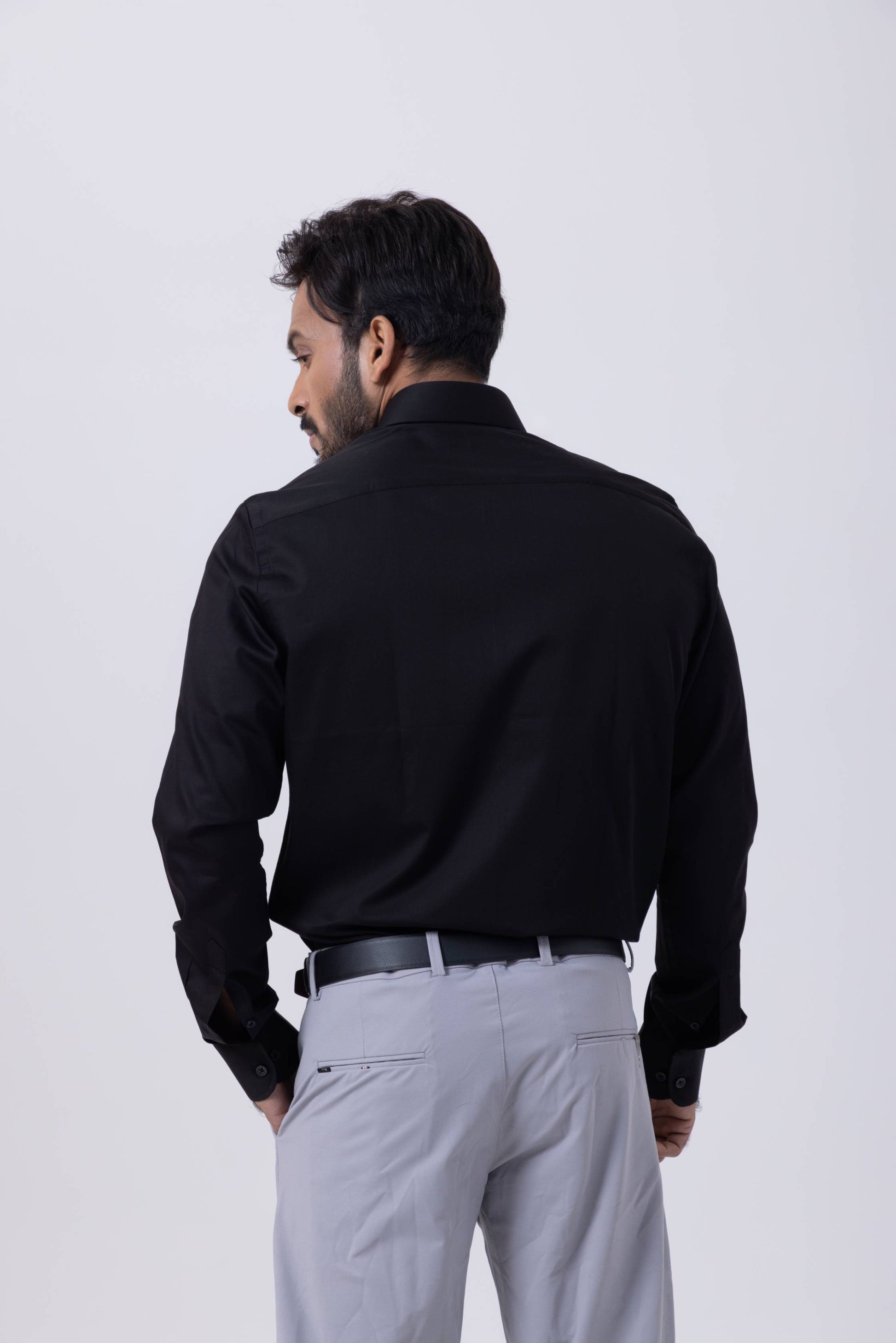 Men's black Giza cotton shirt shown from the back, featuring regular fit and elegant design.